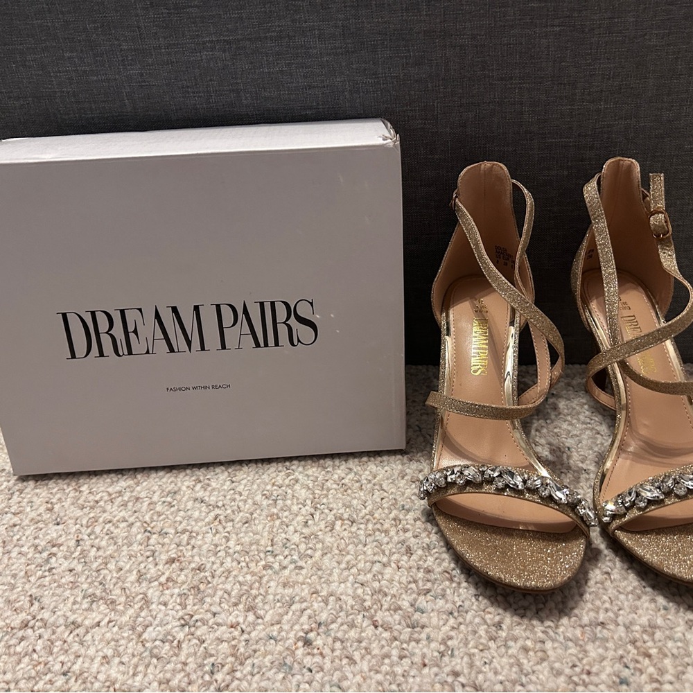 Dream Pairs Glittering Gold Heels